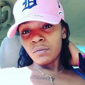 Meet your Posher, Dominique